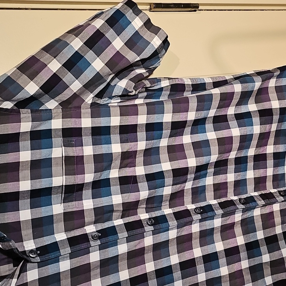 CLAIBORNE- MEN'S SHORT SLEEVED-Casual Button Down Shirt PLAID - Picture 4 of 5